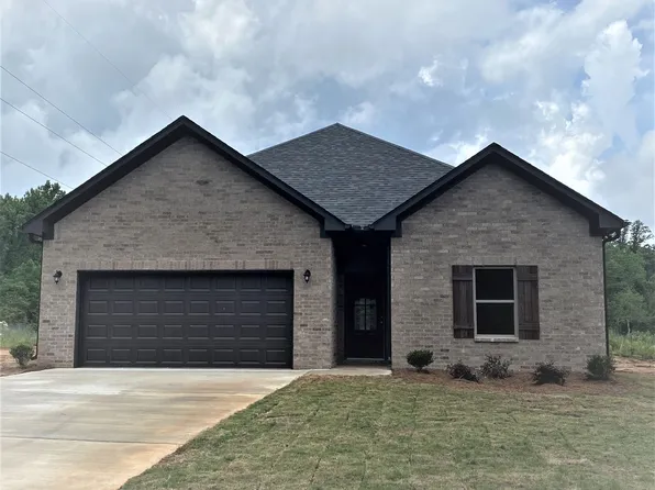 7978 Saint James Dr, Pinson, AL 35126