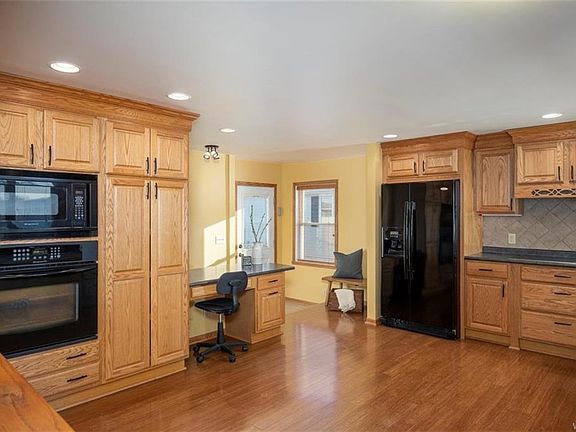 4th image of 82 Barnabas Dr