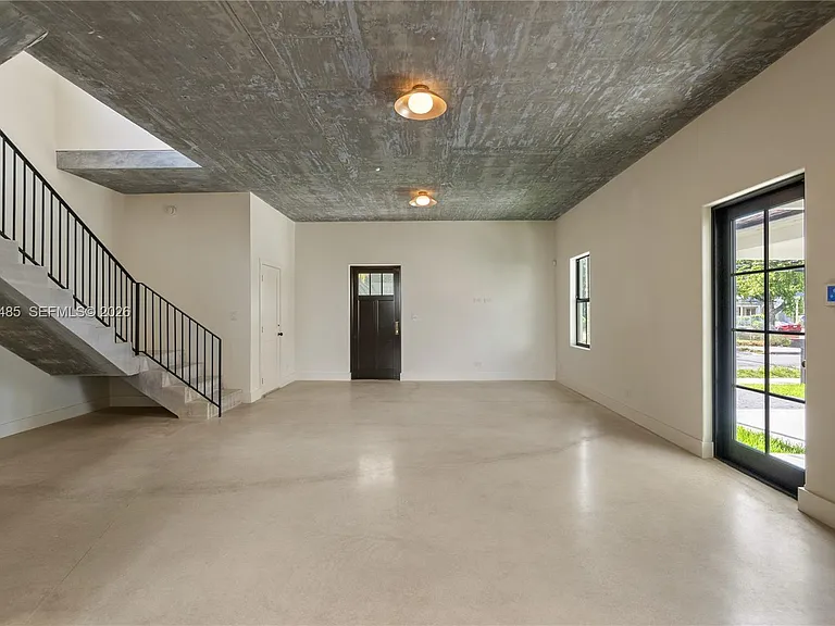 3620 Plaza St — Photo 9