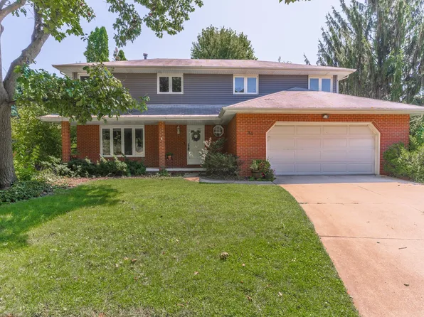 34 Chiswick Cir, Bloomington, IL 61704
