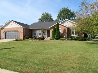320 Courtland Dr, Highland, IL 62249