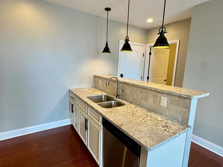 11 W Market St #603 — Photo 4