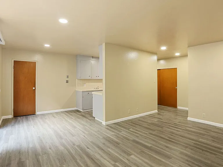 248 W Knoles Way — Photo 11