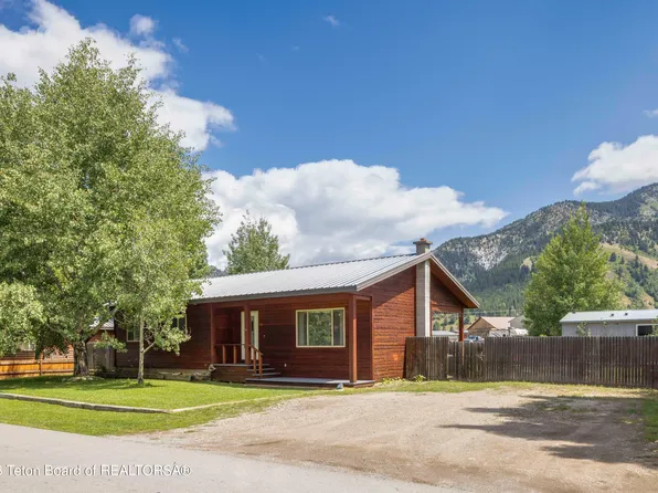 205 W Mill Cres, Alpine, WY 83128