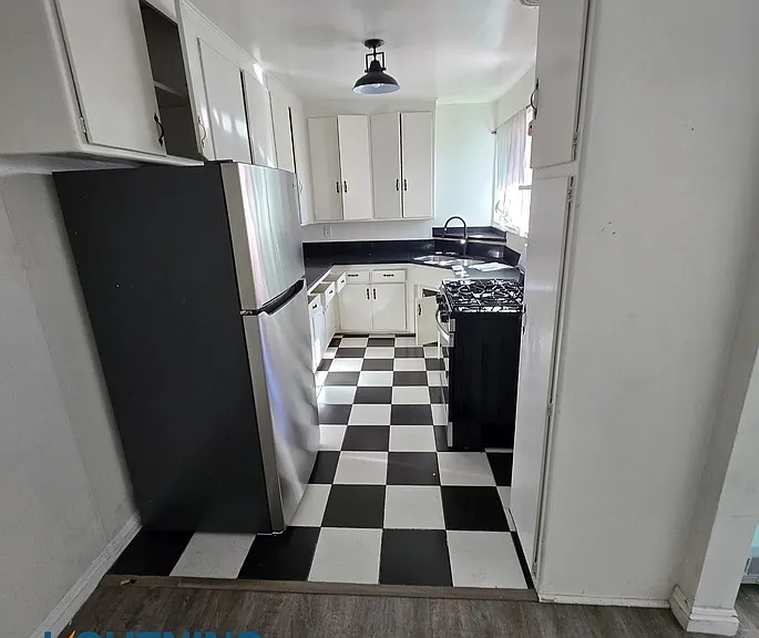 230 S Coronado St #29 — Photo 1