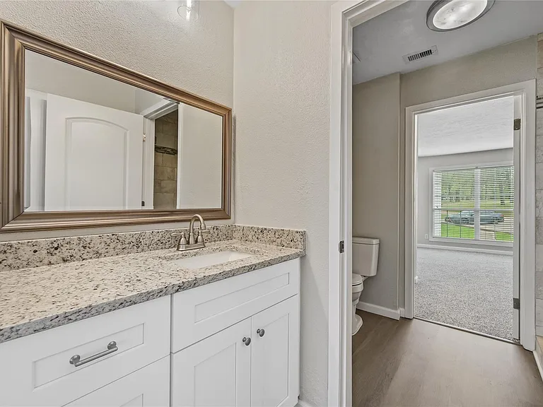 100 Edgewater Dr #32 — Photo 17