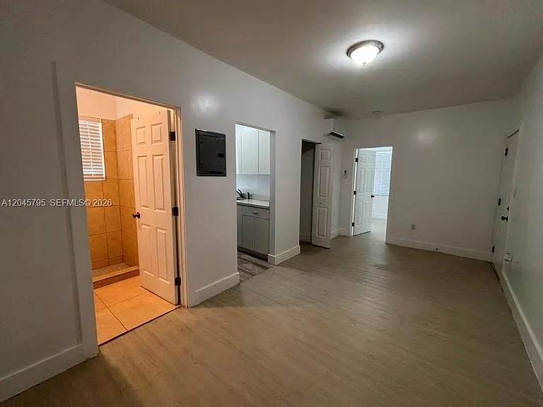 1051 NW 2nd St #15 — Photo 6