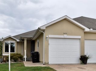 2400 SW Golf View Dr, Topeka, KS 66614