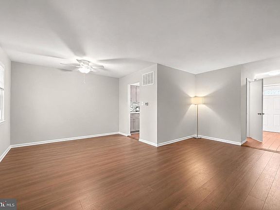 3rd image of 9 Prairie Rose Ct #5