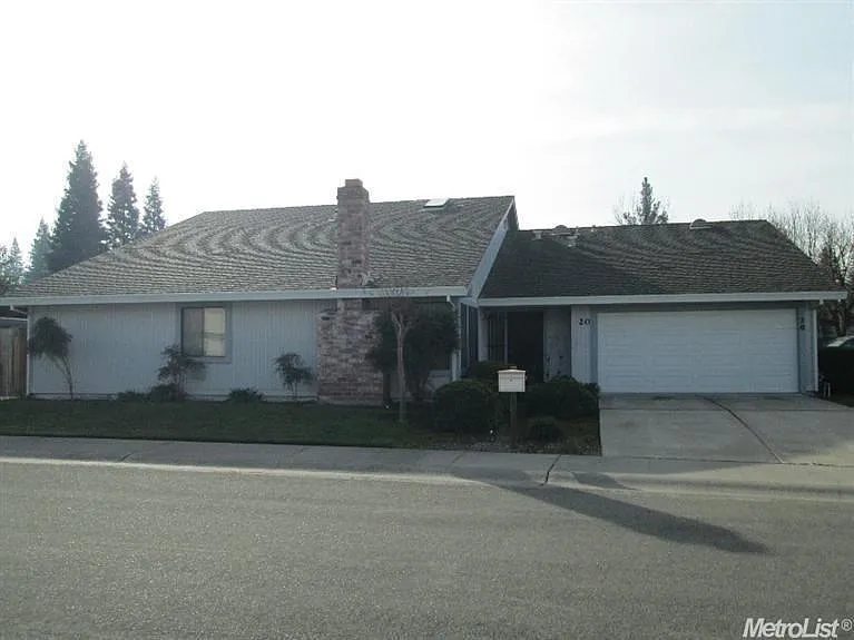 20 Riverport Cir photo 1