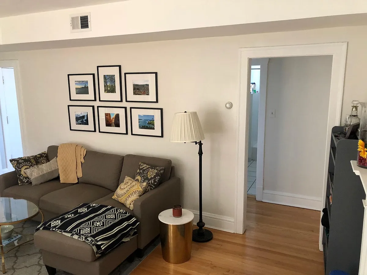 Building Photo - 614 W Oakdale Ave #3B