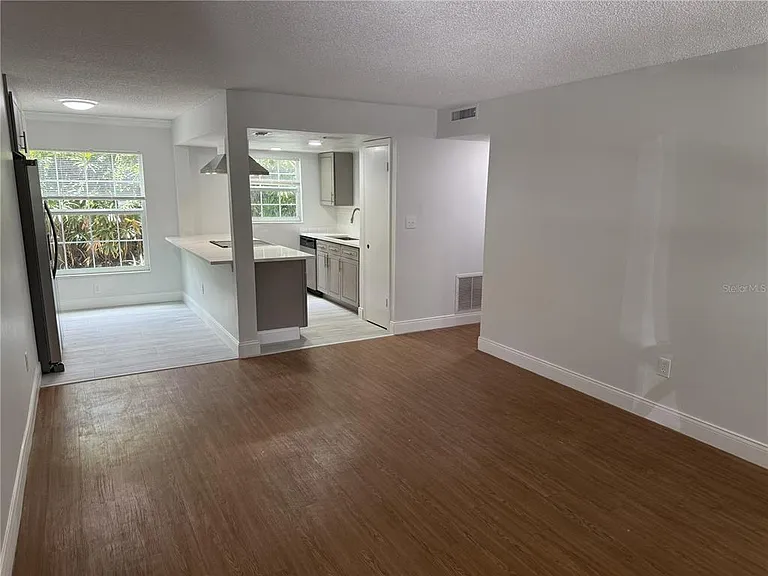 726 Edgewater Dr #2 — Photo 3