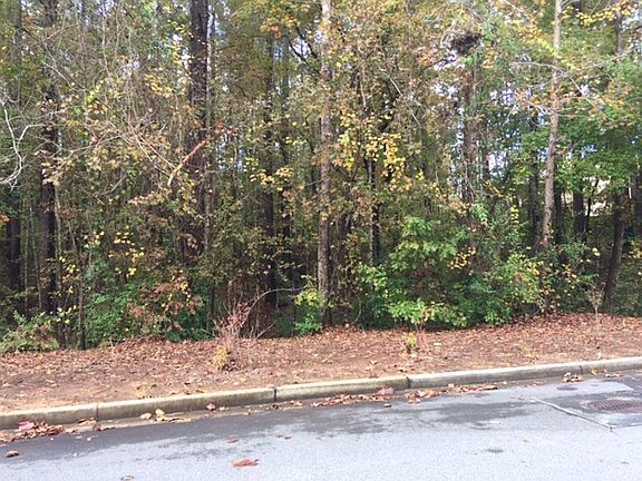 4th image of 4810 Thornhill Dr NW