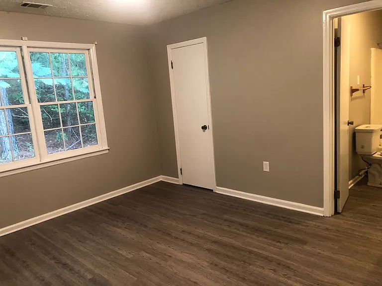 515 Chateau Dr SE — Photo 13
