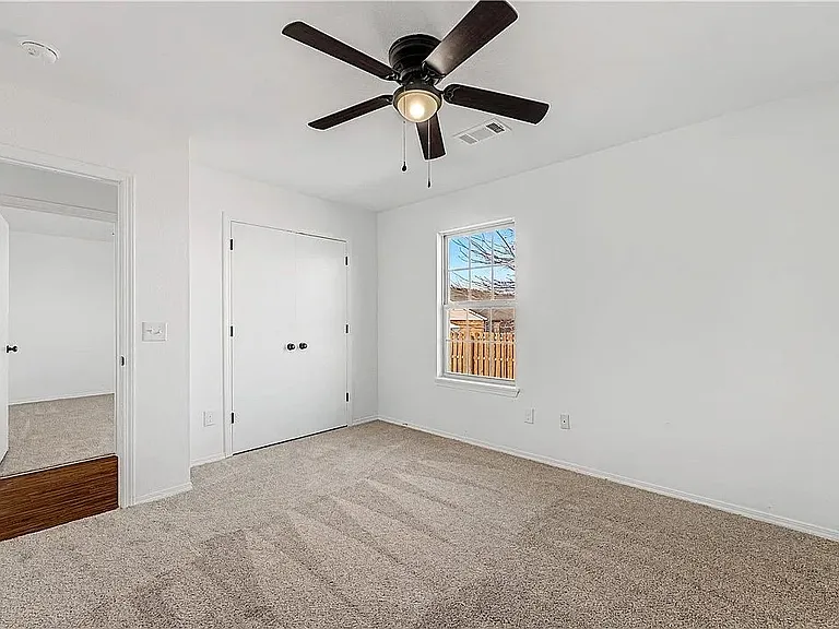 3306 SW Victoria Pl #E — Photo 17