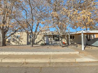 8201 Robin Ave NE, Albuquerque, NM 87110