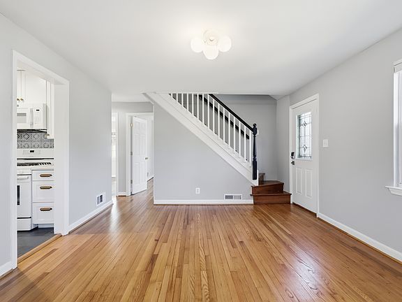5th image of 1805 S Nelson St