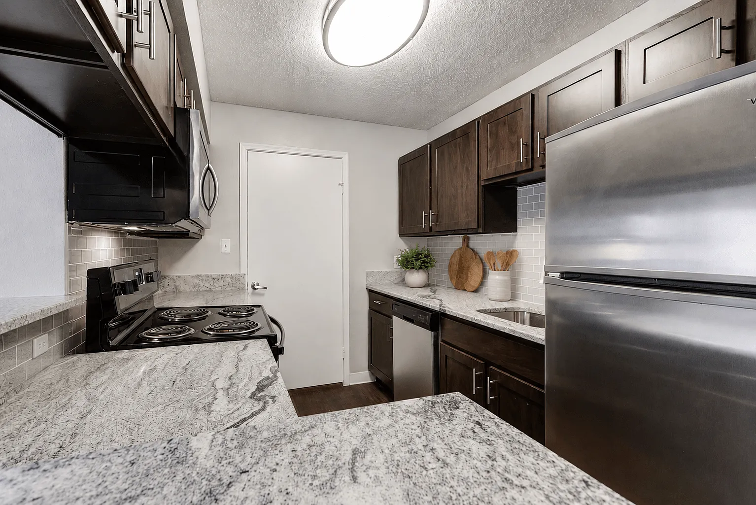 The Lakes of Schaumburg Apartment Homes — Photo 3