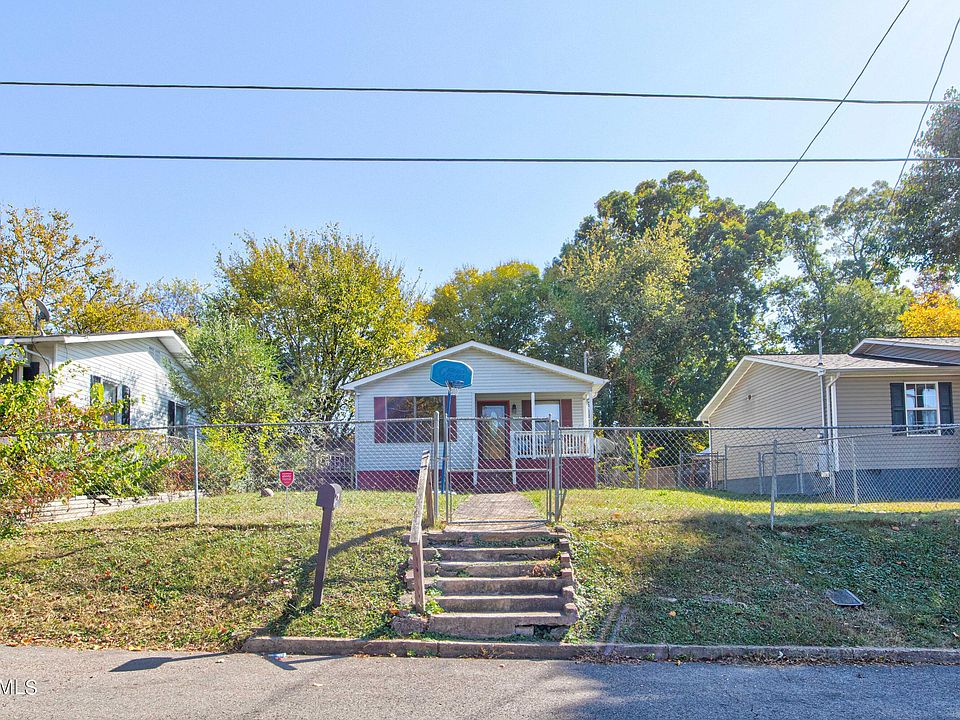1st image of 2010 McCroskey Ave