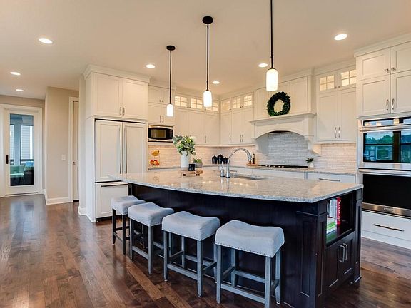 5th image of 5920 Zanzibar Ln N