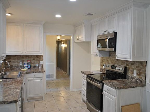2nd image of 720 Ash St