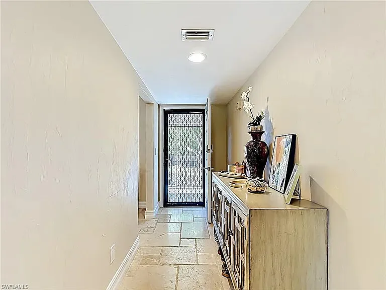 2 bed, 1242 sqft, $3,100 — Photo 3