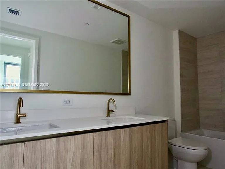 77 SE 5th St #4014 — Photo 45