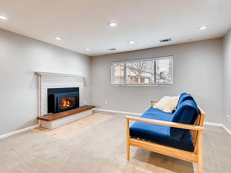 1403 Lefthand Dr