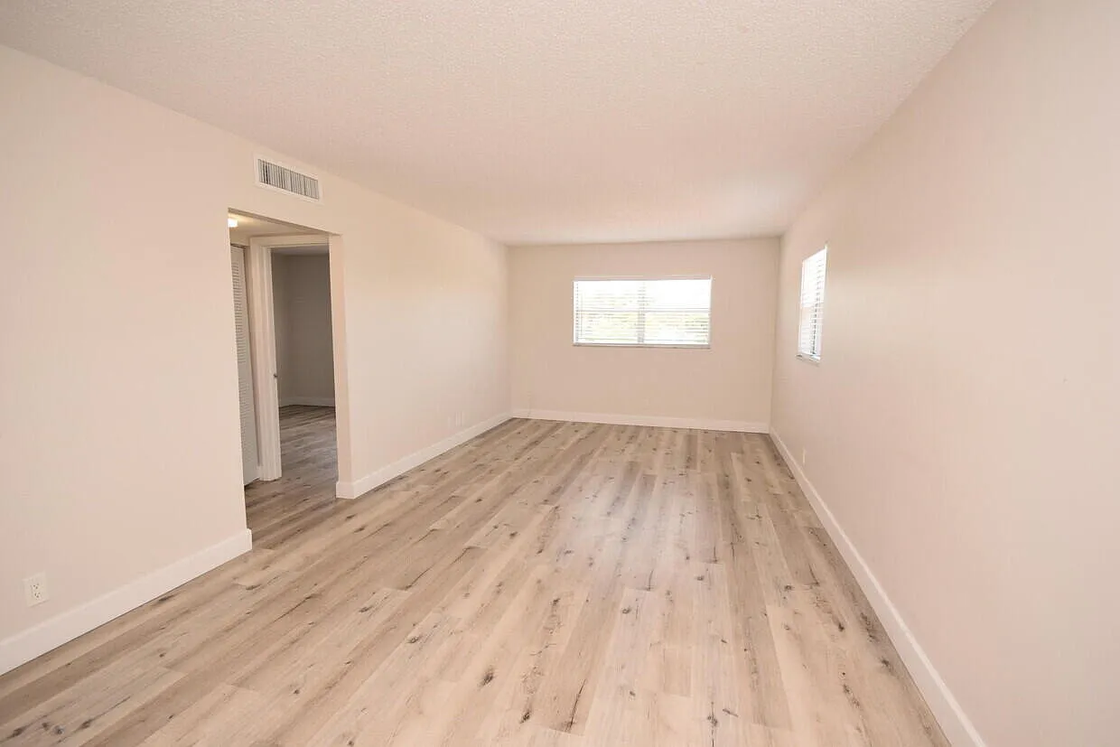 2 bed, 1.0 bath, 800 sqft, $1,895 — Photo 2
