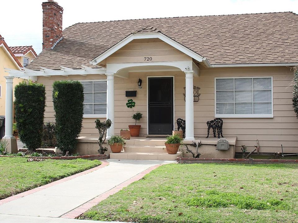 1st image of 720 Palm Dr