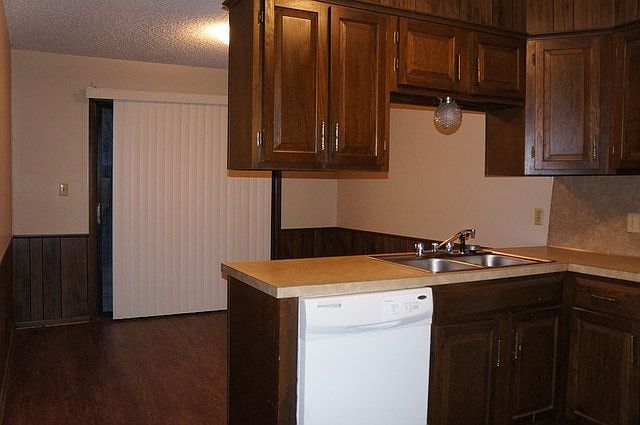 2nd image of 1103 W 17th St Unit B
