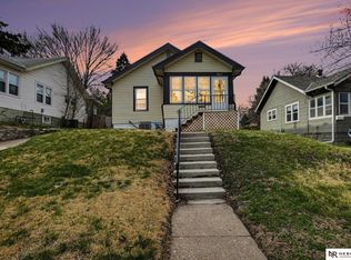 4925 William St, Omaha, NE 68106