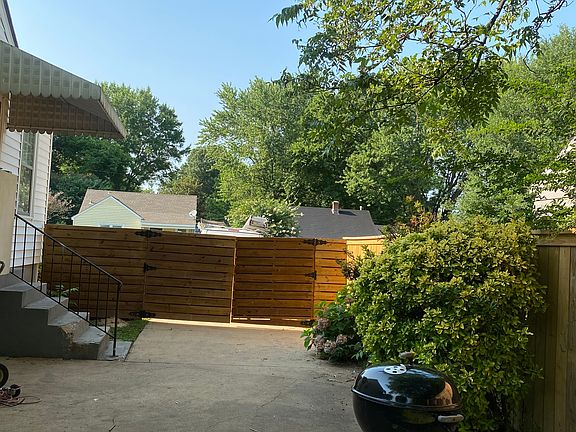 3rd image of 3723 Vernon Ave
