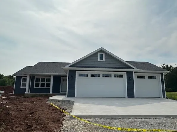 N8905 Wildflower Ln, Brillion, WI 54110