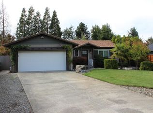 1888 Meadow Gln, Grants Pass, OR 97527