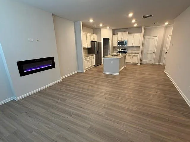 3 bed, 2.5 bath, 1553 sqft, $2,350 — Photo 4
