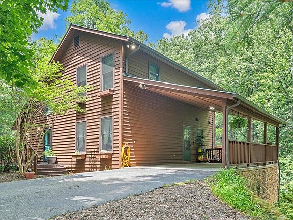2nd image of 113 Autumn Cir