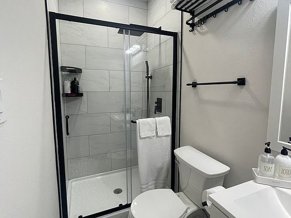 5th image of 2039 McClendon St #C