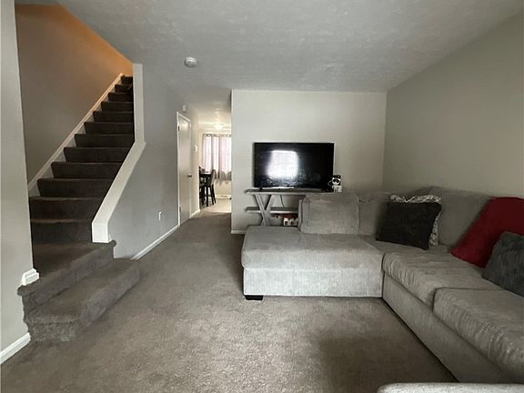 4th image of 37374 Euclid Ave