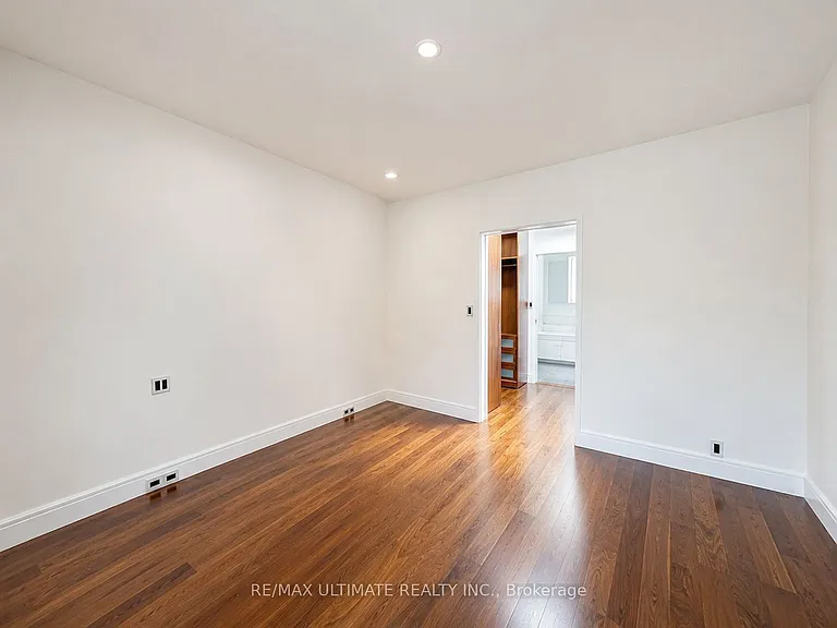 702 Queen St W #2 — Photo 4