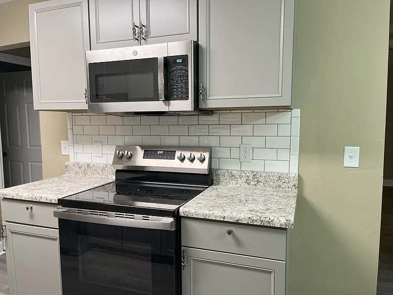 728 Pointe Ct #A — Photo 11