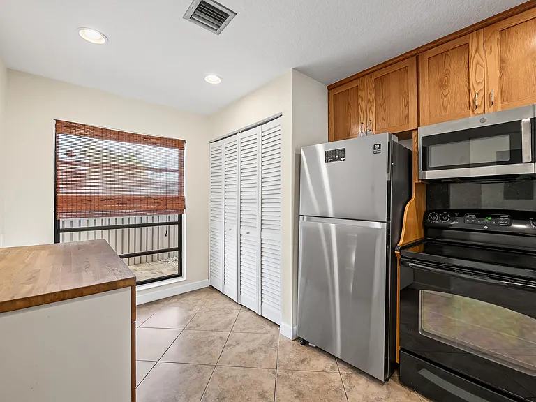 6673 Moonlit Dr — Photo 10