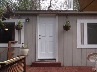 737 Old Ferry Rd, Shady Cove, OR 97539