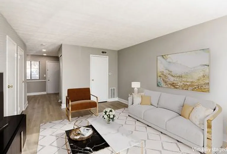5477 Kenneylane Blvd — Photo 3