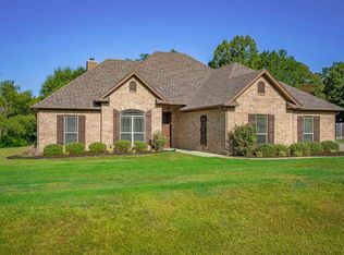 235 Towering Oaks Mdws, Longview, TX 75602