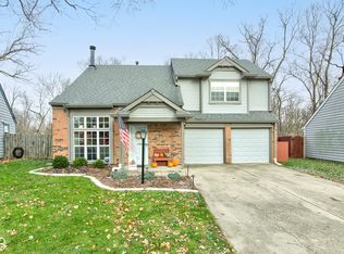 9786 River Oak Ln N, Fishers, IN