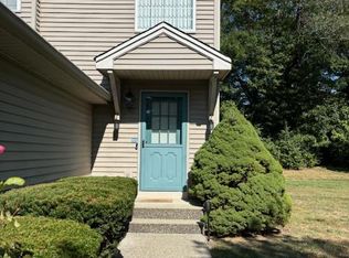 223 Crestwood Ct, Fishkill, NY 12524