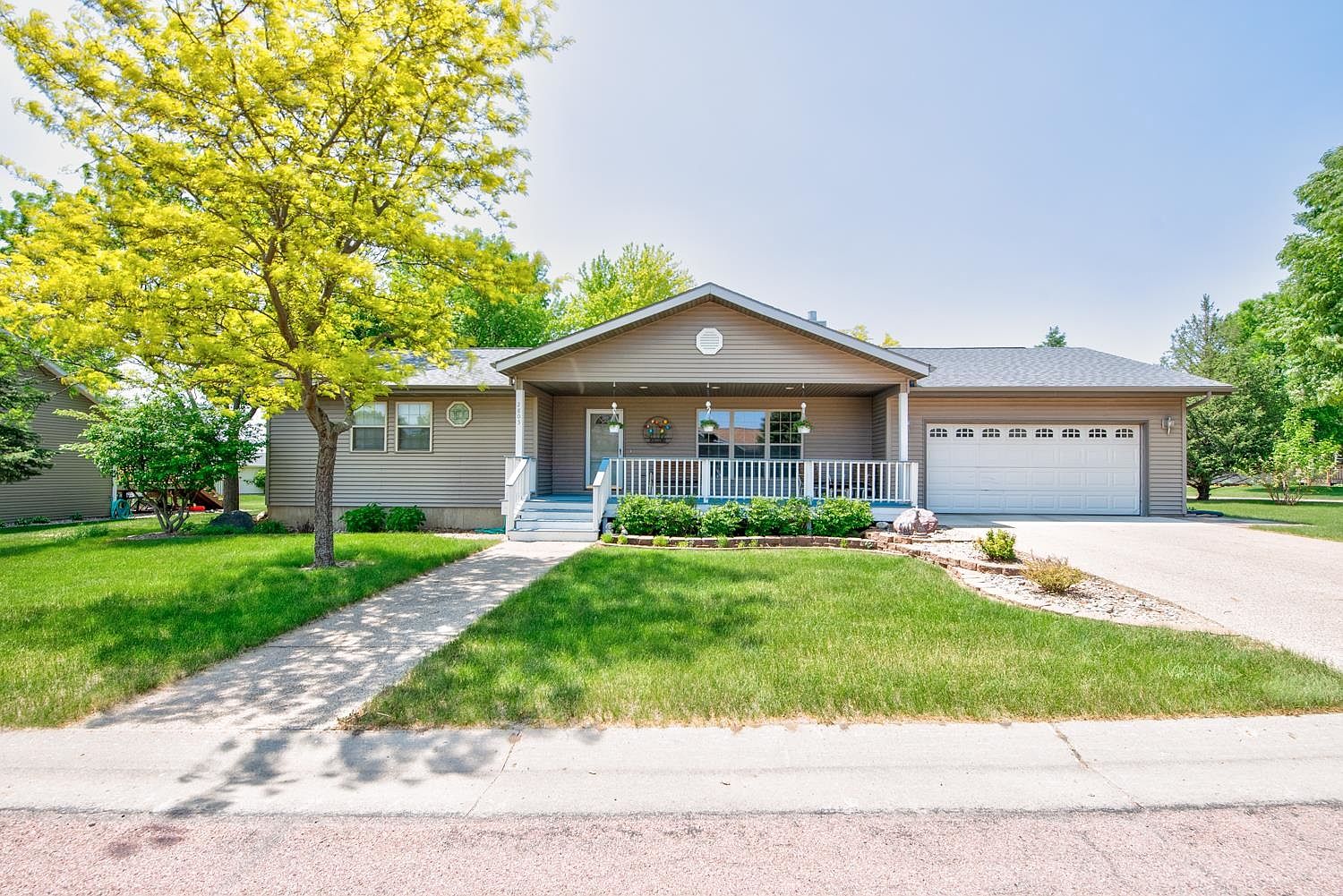 2805 Chaplin Dr, Milford, IA 51351 Zillow