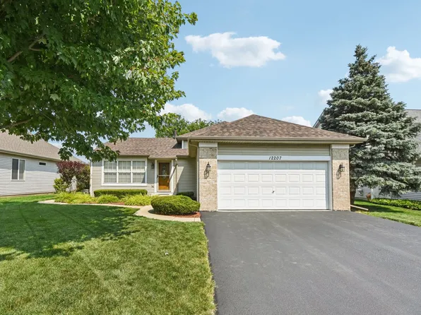 12207 White Oak Dr, Plainfield, IL 60585