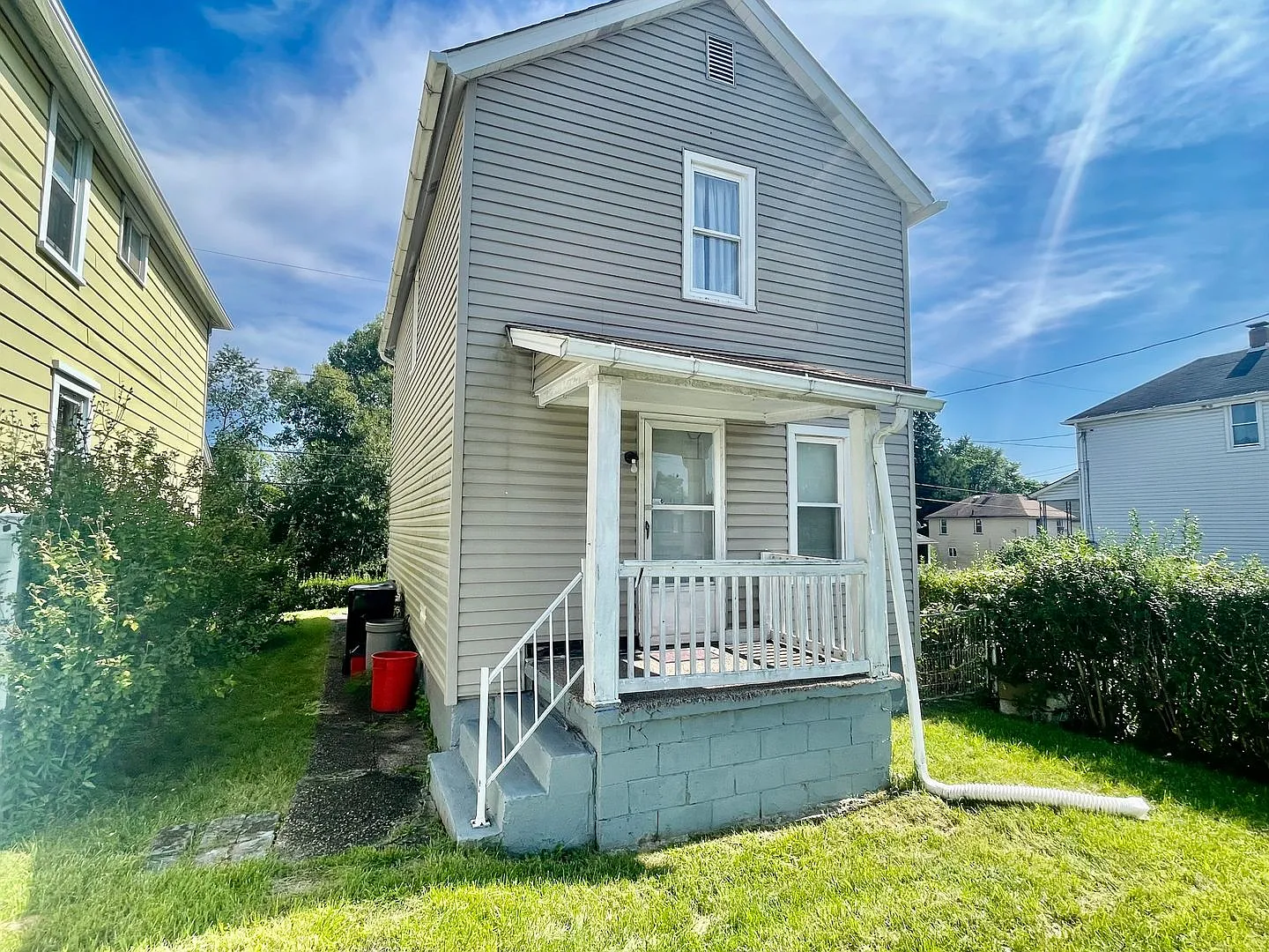 2 Bed 1 Bath- Aliquippa PA — Photo 3